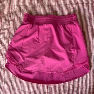 Lululemon Hotty Hot skort in Sonic Pink